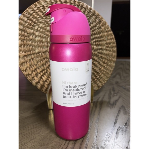 NWT Owala FreeSip 32oz Pink Stainless Water Bottle Valentine's Drop Read My Lips - Picture 4 of 7